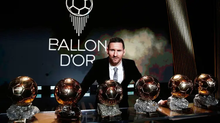 Messi và 8 Quả Bóng Vàng: Huyền thoại sống của bóng đá thế giới